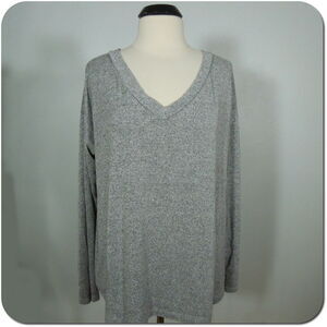 AKIRA Chicago (size M) Red Label Womens Gray Soft V-Neck Top Oversize